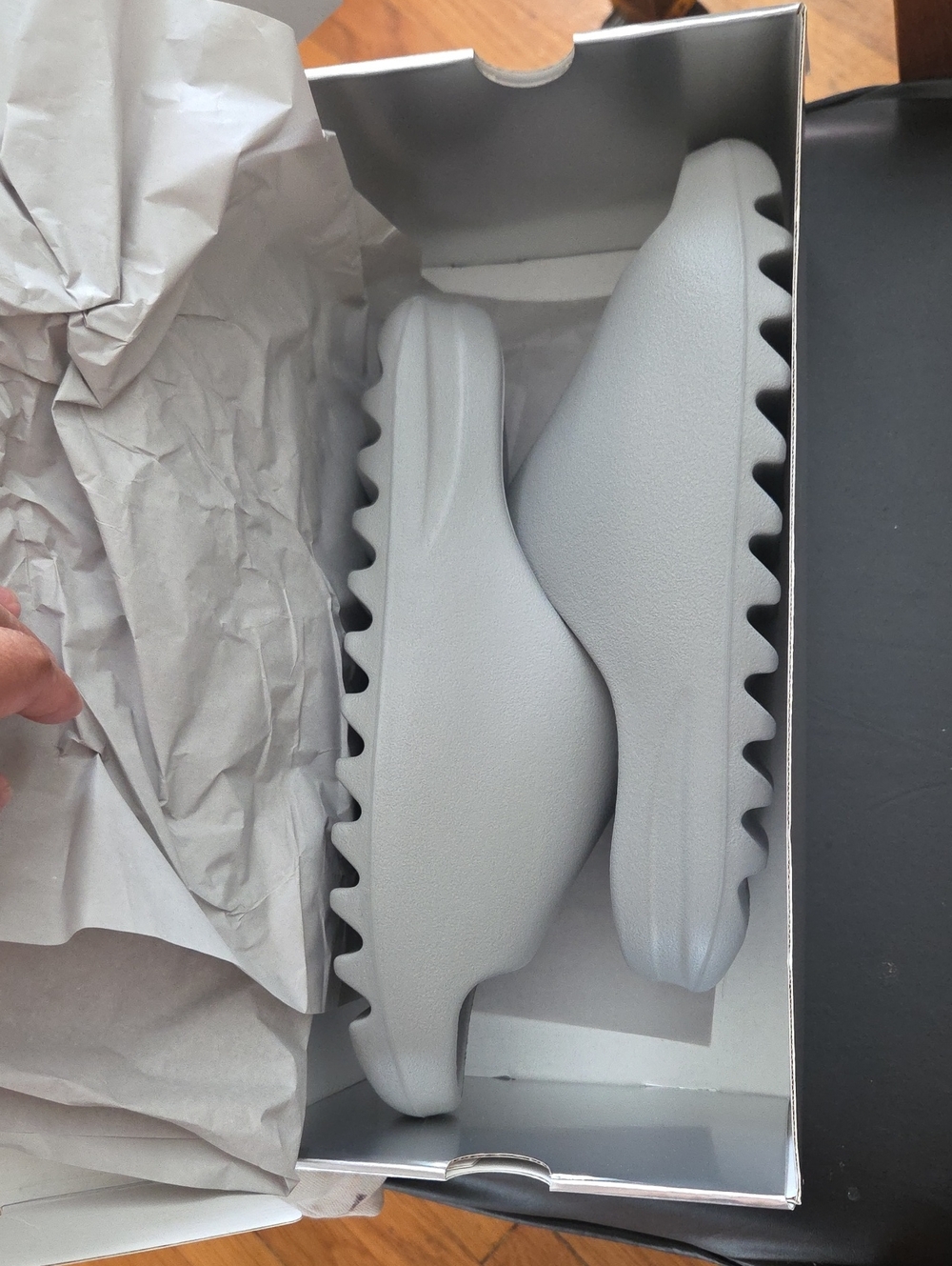 Yeezy Slide in Light Gray
